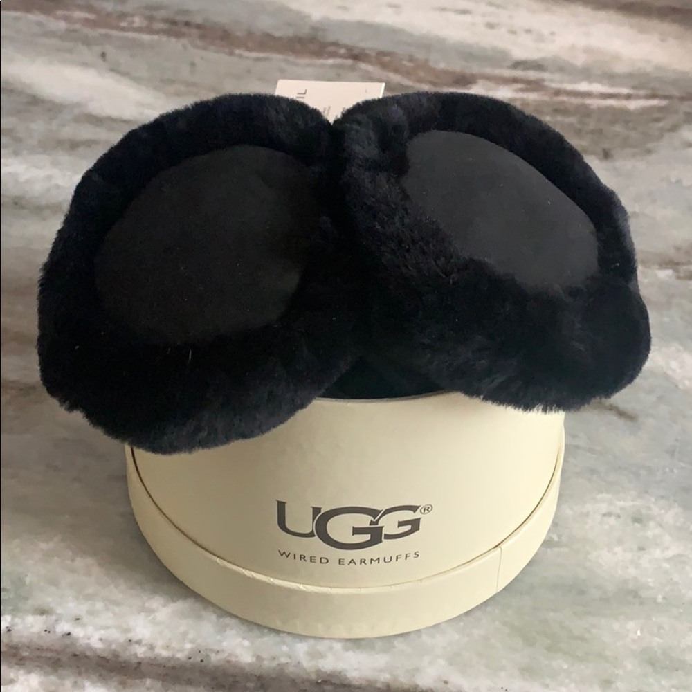 Ugg brand sheepskin earmuffs with wire